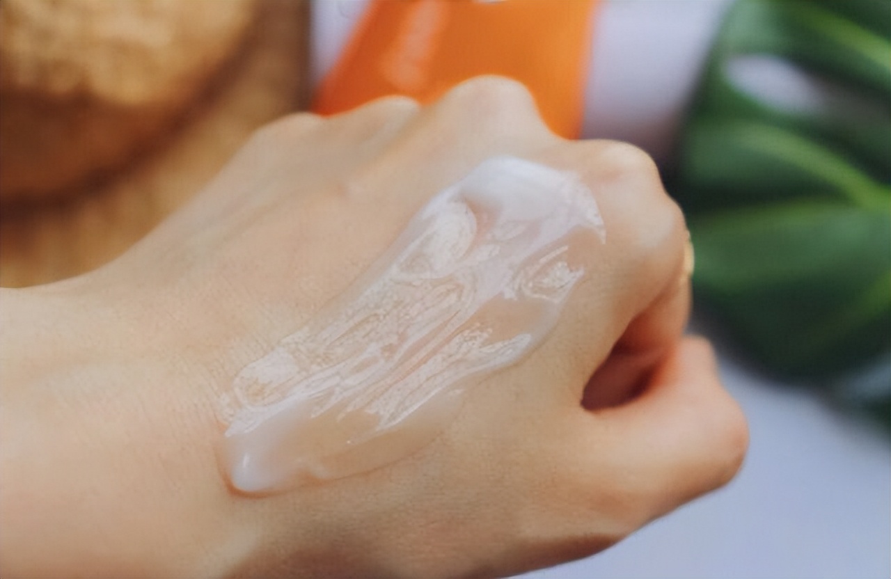 夏季：为什么有的人“一晒就黑”，有的人怎样都晒不黑？