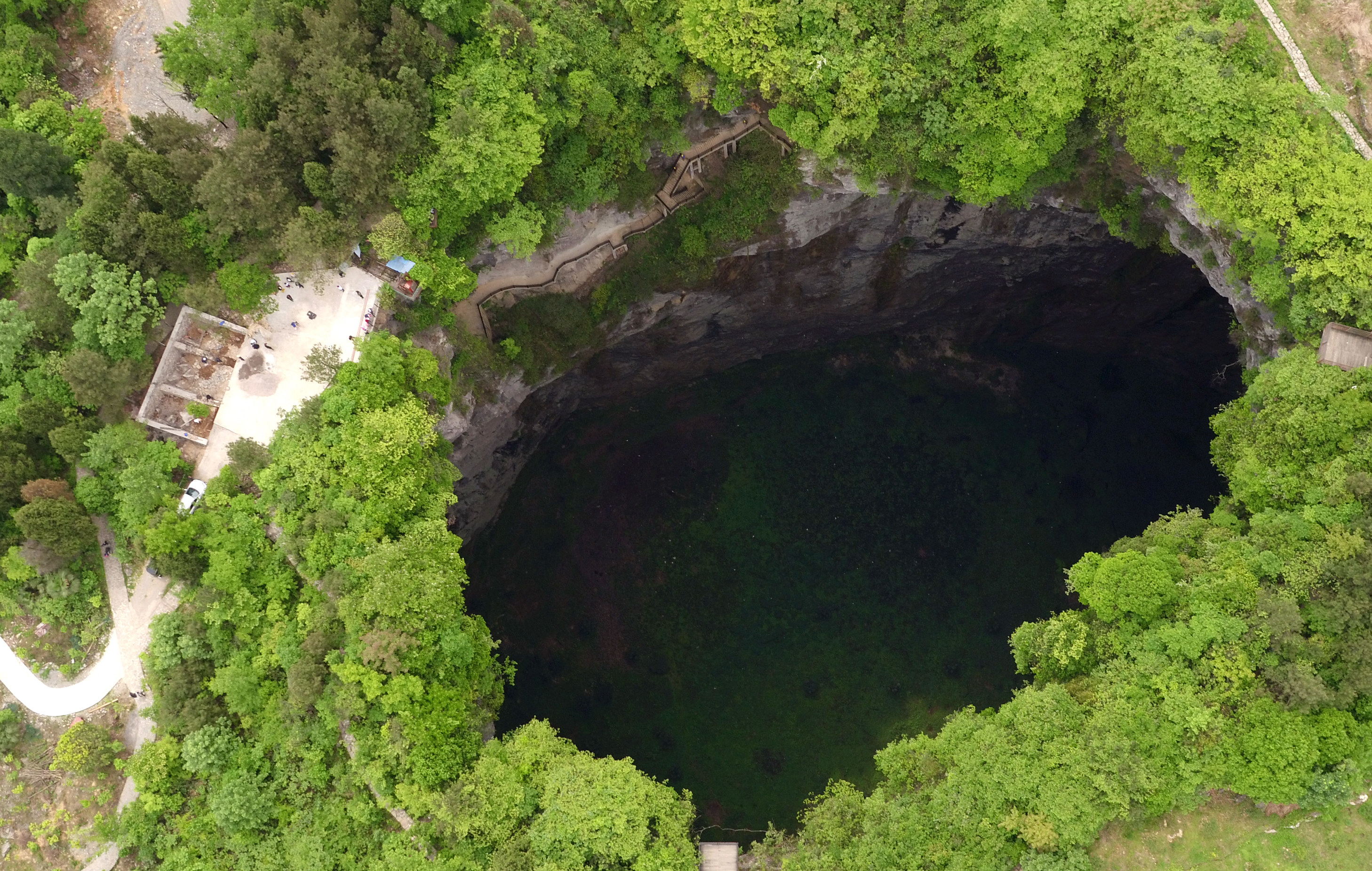 俄罗斯1美元卖航母是真的吗,印度购买俄罗斯二手航母