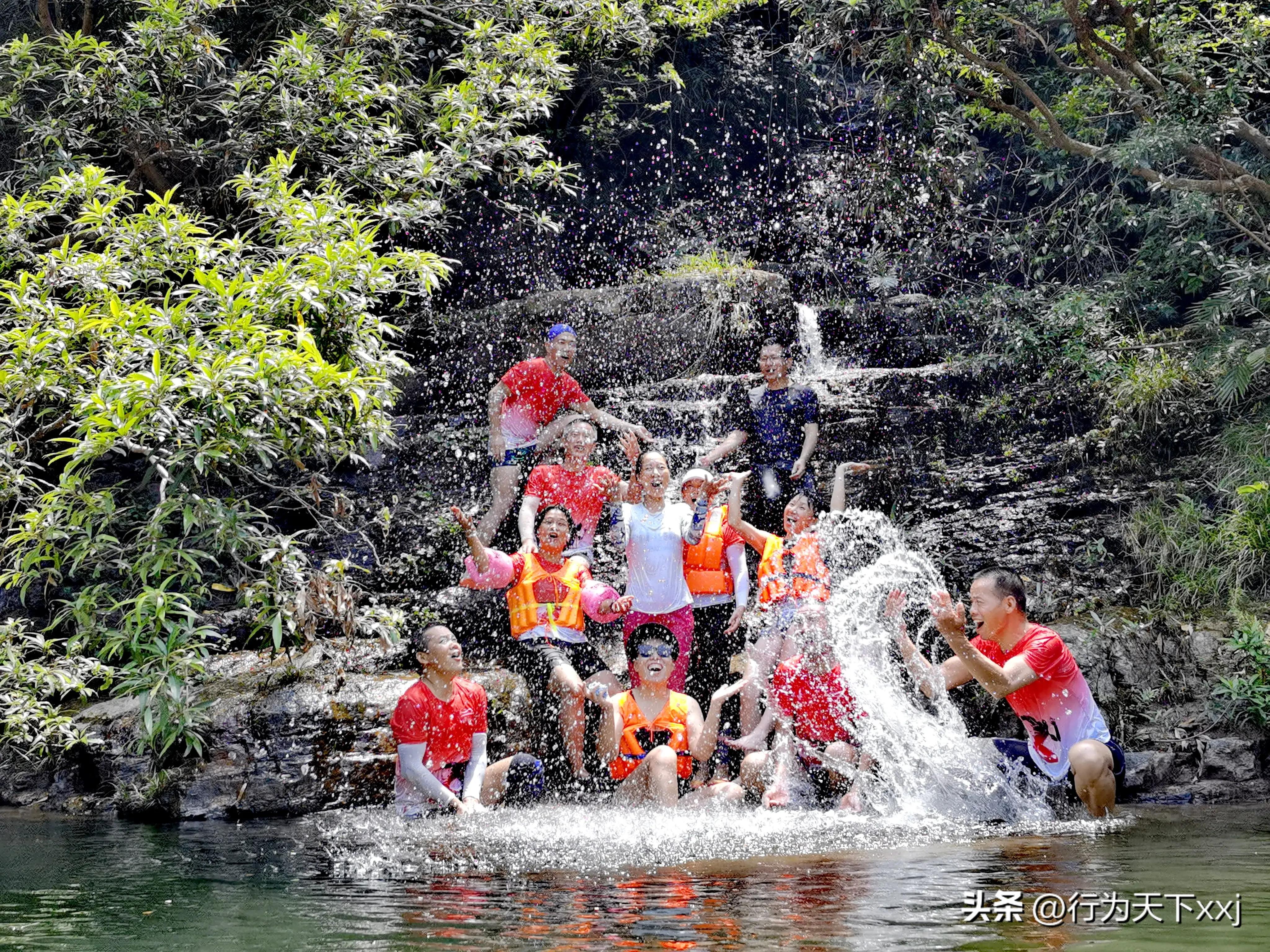 避暑天堂惹人醉完整版,避暑胜地康养天堂