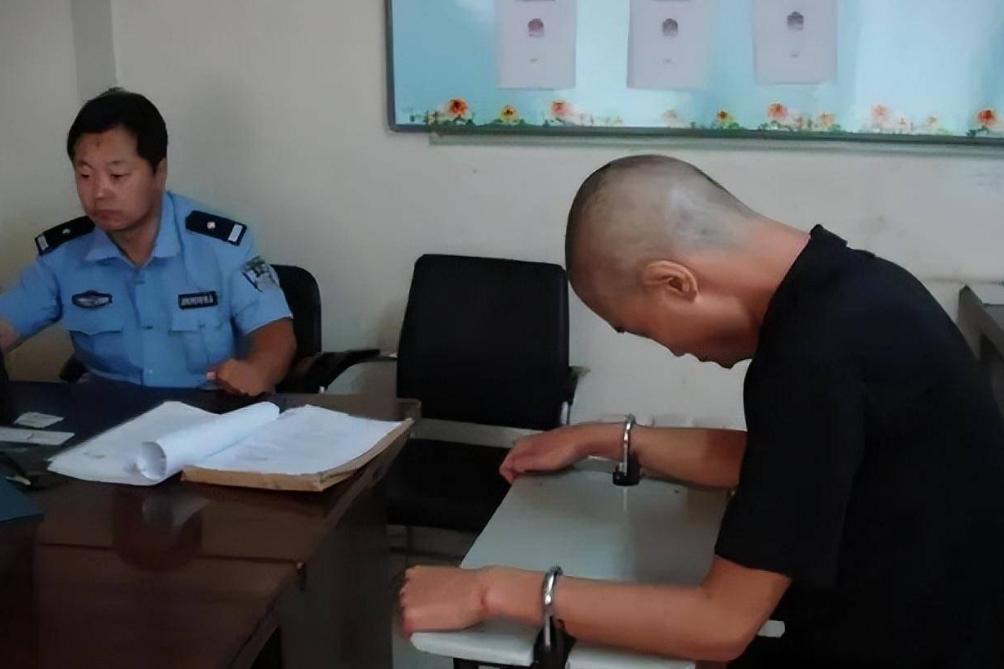 1991年河南农民工买了件绿马甲，被判13年，差15天刑满被无罪释放