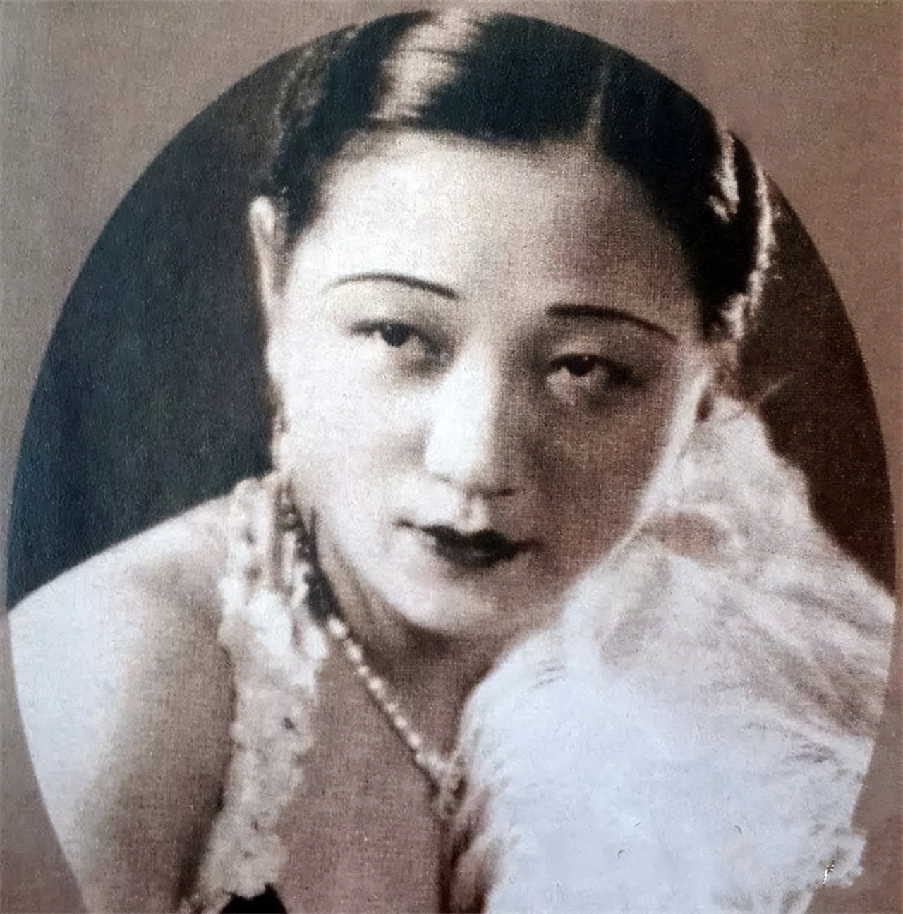 阮玲玉自尽后唐季珊做了什么,阮玲玉自尽之谜完整版