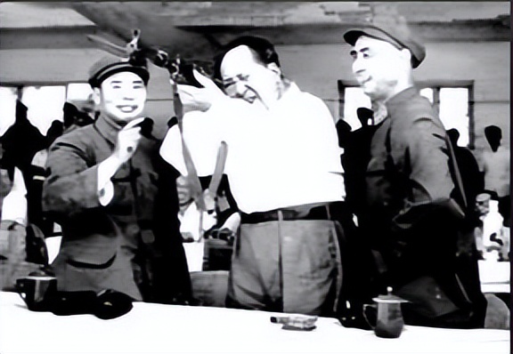 1976年，“御林军”8341部队番号取消，曾为毛主席保驾护航23年