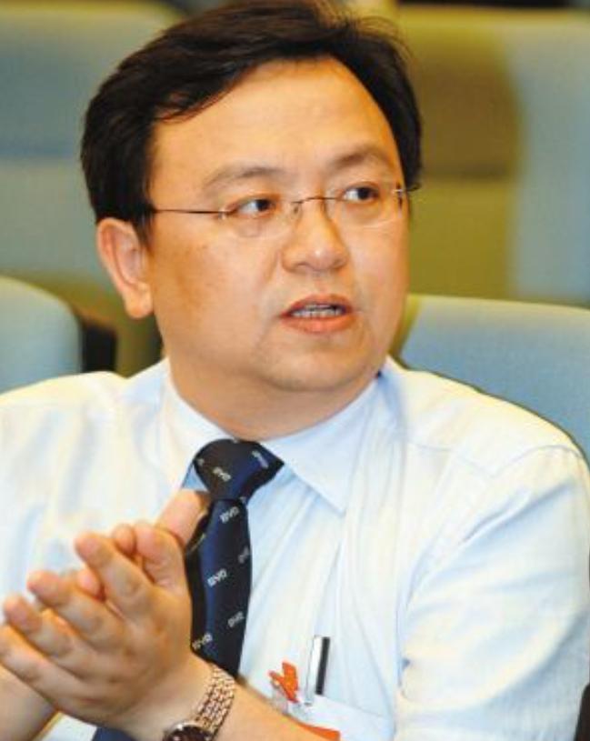 王传福父母双亡,王传福15岁成孤儿