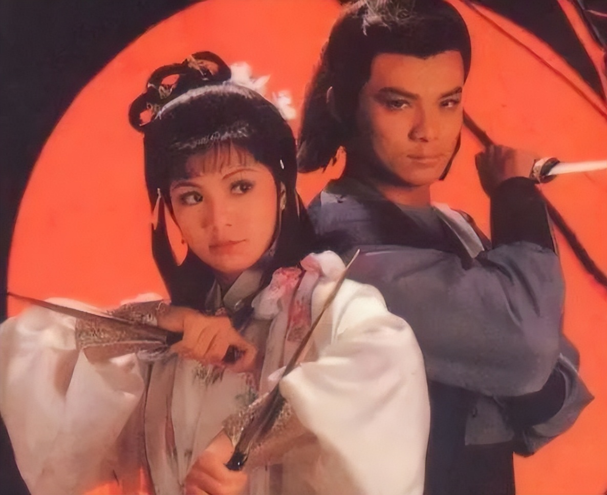 鑳″啗鐗堝皠闆曡嫳闆勪紶涓殑绁為洉渚犱荆,鑳″啗婕旂殑灏勯洉鑻遍泟浼犵涓夊崄涓冮泦