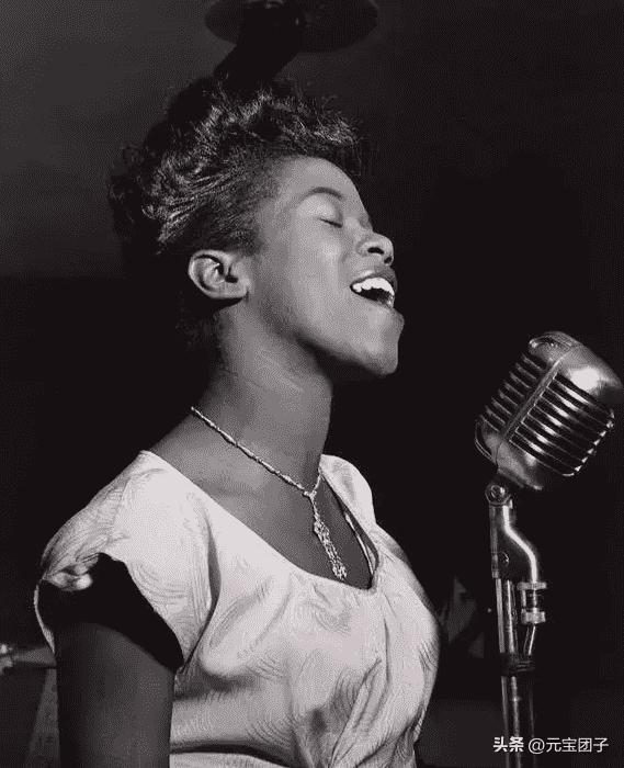 日军兽行：当着男人的面玷污了女儿，临走还残忍割下妻子乳房