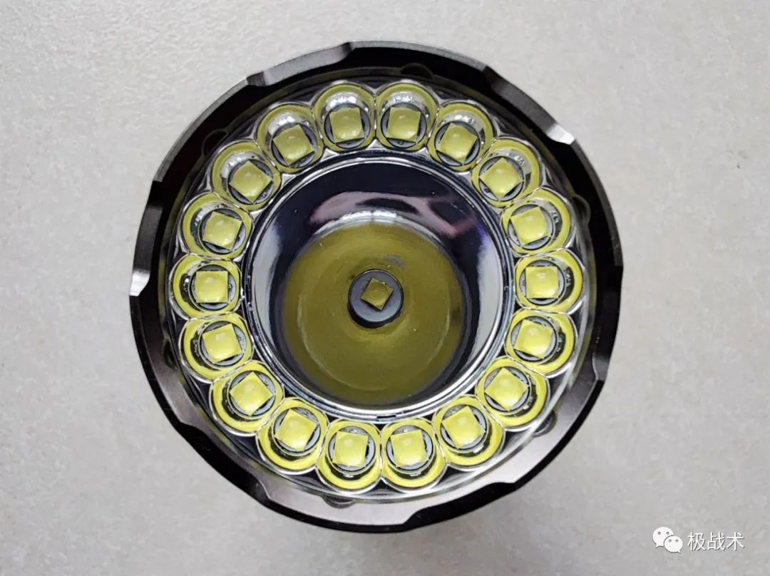 奈特科尔tm20k对菲尼克斯lr35r,奈特科尔mh10v2手电评测