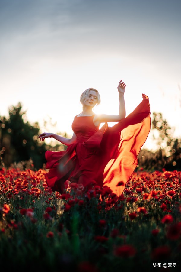 国外高级摄影师拍照教学,摄影师拍照手把手教各种姿势