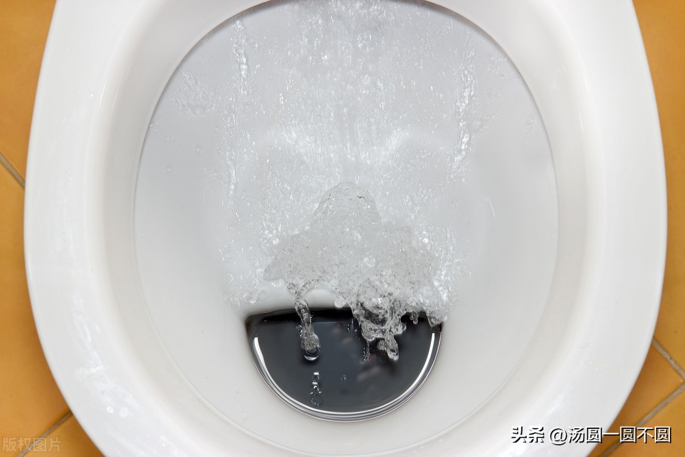 马桶水箱反味,一升马桶漏水反味怎么处理