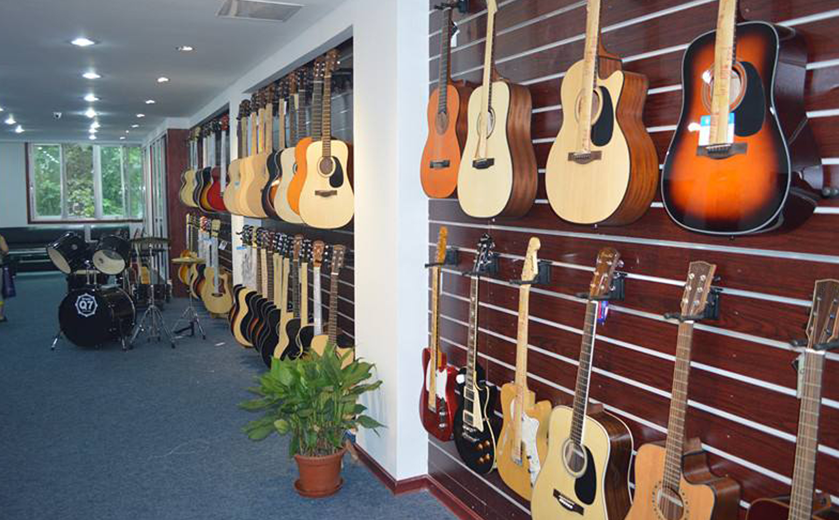 推荐一款适合成年人初学用的吉他,高颜值吉他推荐新手入门100以下