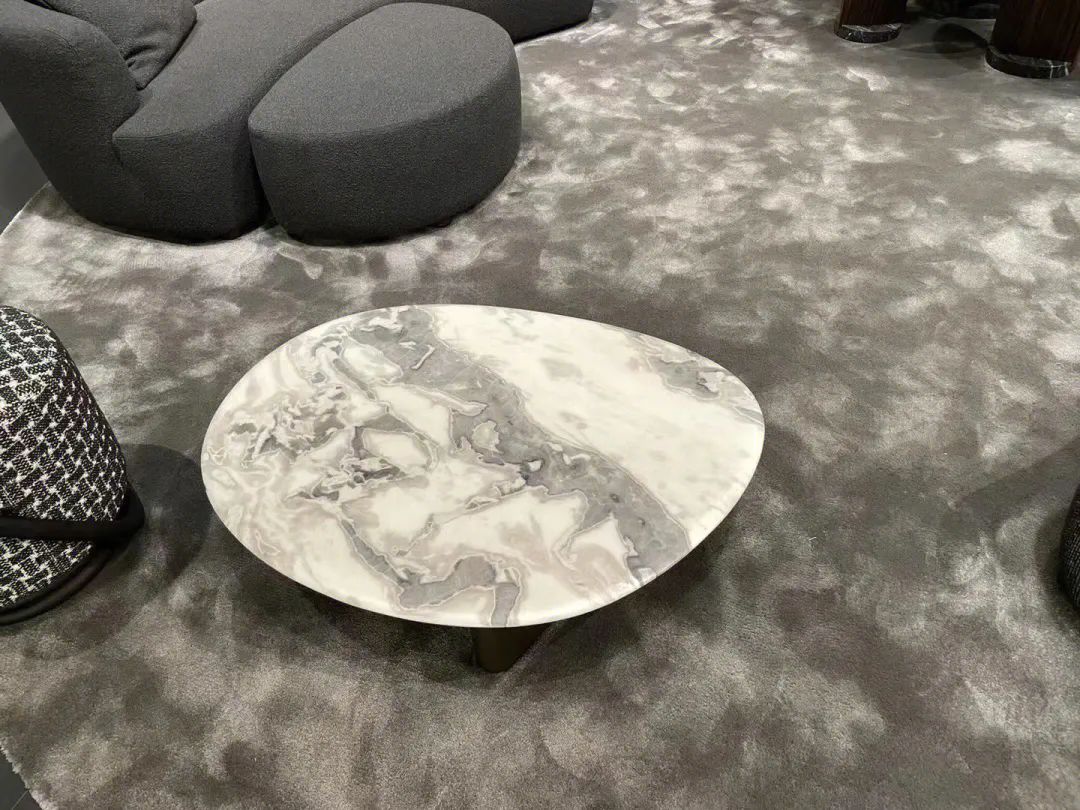 梅西同款芬迪白,梅西同款孔雀绿