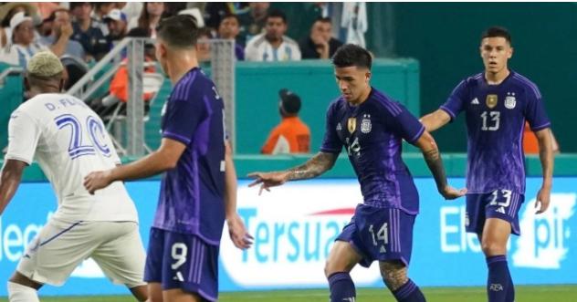 阿根廷vs哥伦比亚梅西高光表现,阿根廷vs牙买加球员与梅西合影