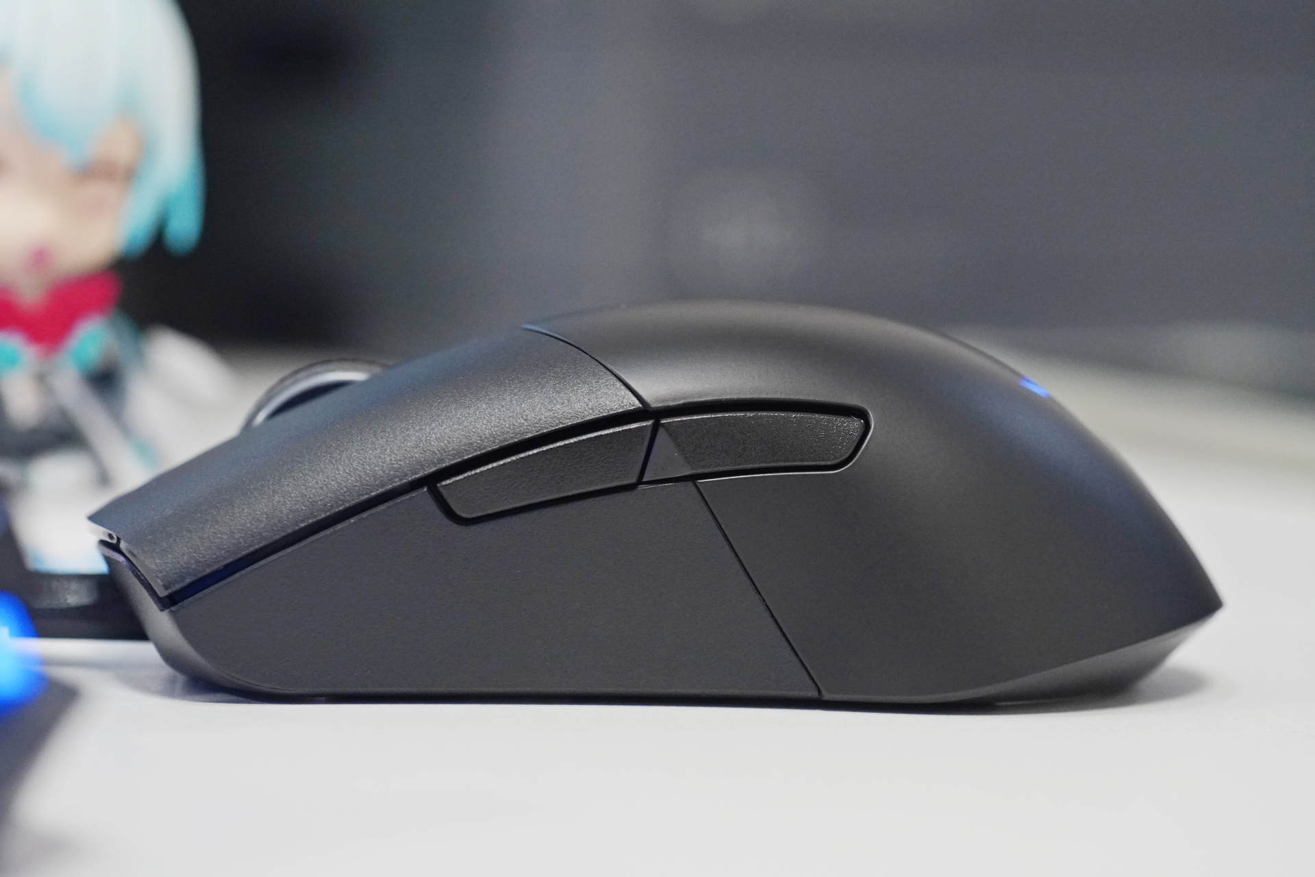 rog月刃无线版鼠标评测,rog月刃与普通无线鼠标对比