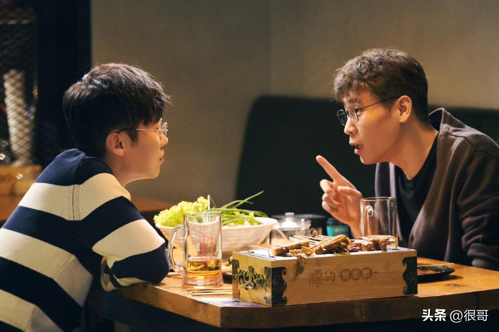 第二次拥抱记者,第二次拥抱齐涛身份