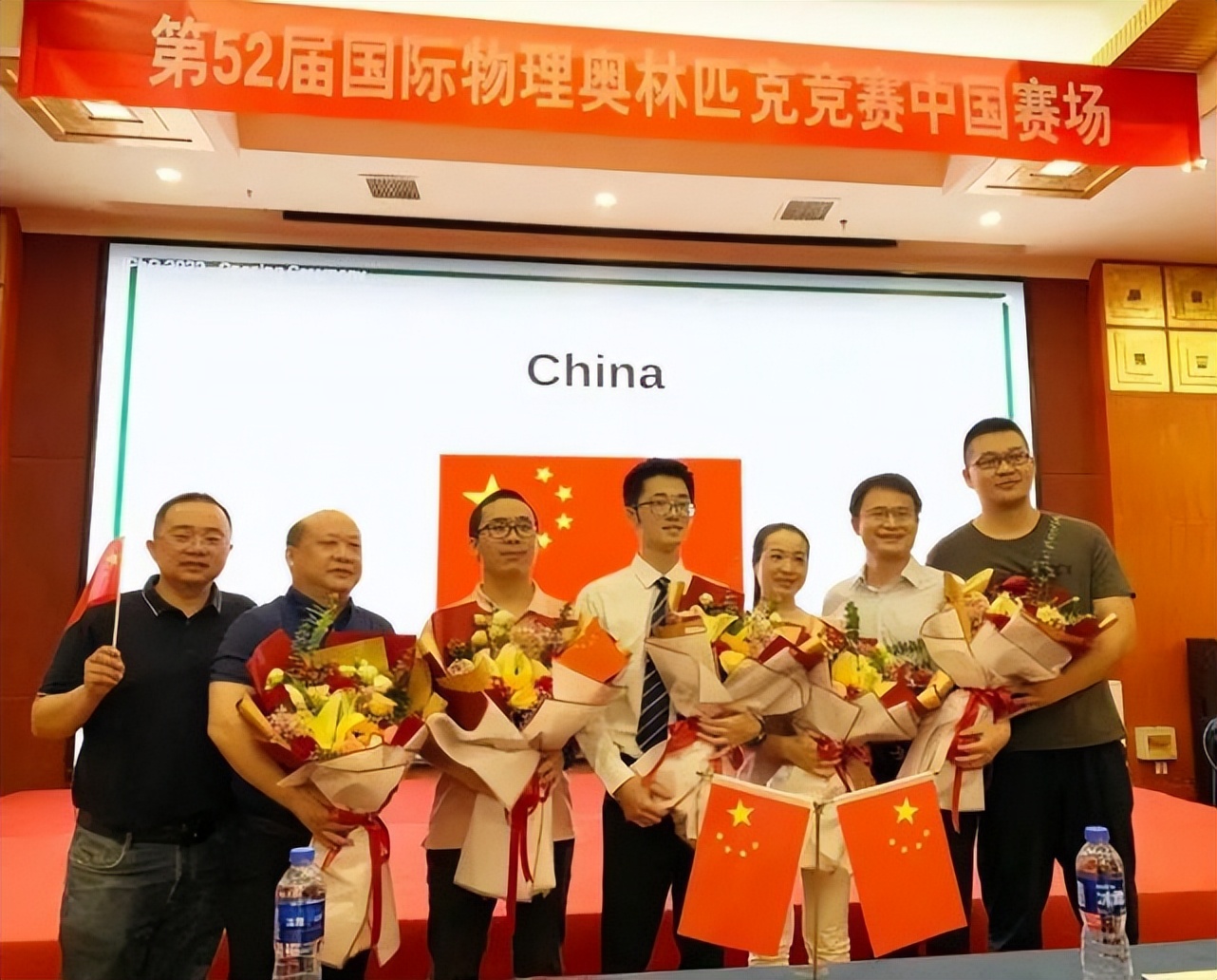 任雨奇物理数学双金牌,湘潭江声实验学校2023年中考喜报