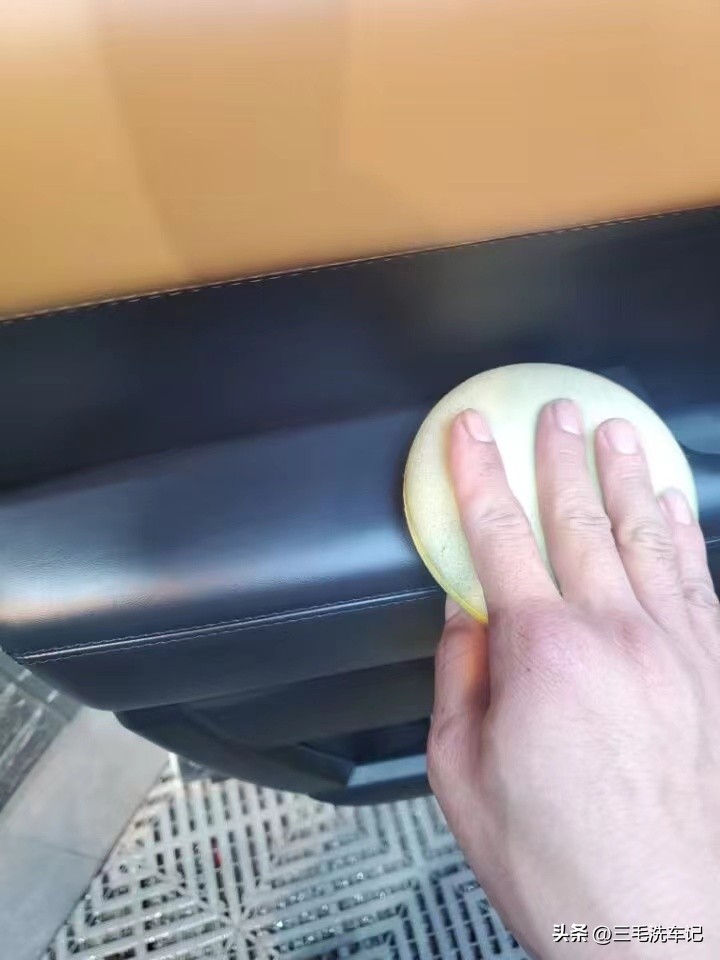 汽车内饰清洗最好的方法,汽车内饰清洗方法及流程分享