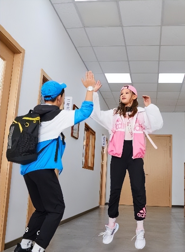 阿迪达斯儿童最新款,阿迪达斯新品男童款