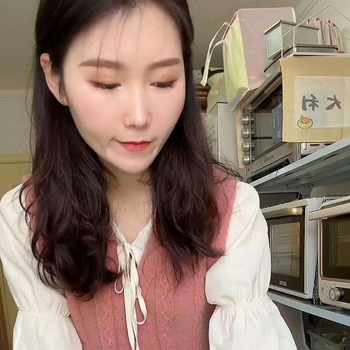 每次去超市必买的烤面包,每次开面包店都要买菠萝包