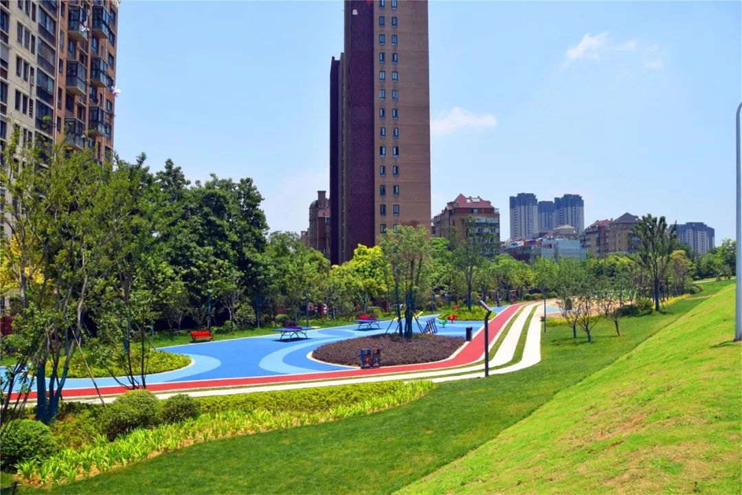 教育更优、商场更多、公园更美、幸福更近~