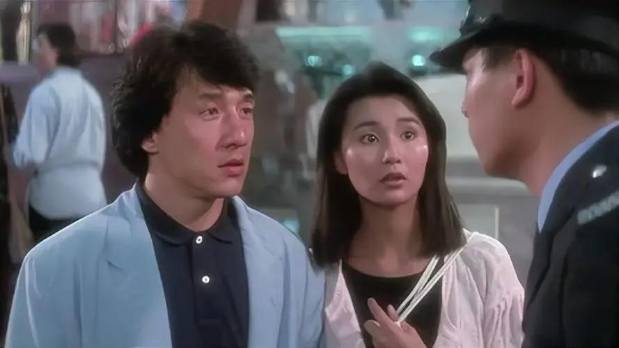 事实证明，独居贫民区、不婚无子的张曼玉，已经走上了另一条大路