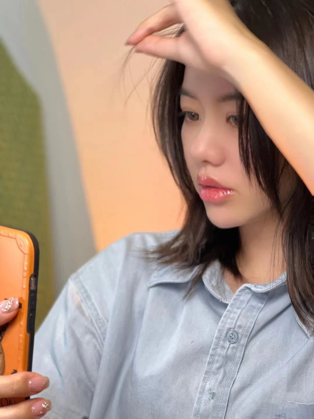 老式唇线,唇色改浅