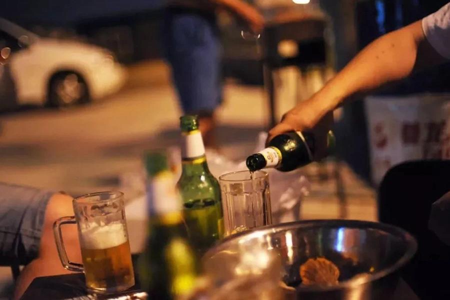 吃烧烤人生百味自己体会,烧烤带来的人间烟火气