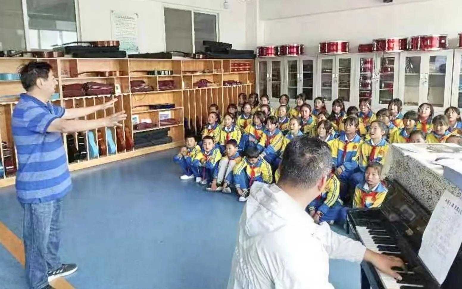 鍗冮噷缁撶紭,鎯呯郴鏁欒偛绛戞ⅵ鏈潵