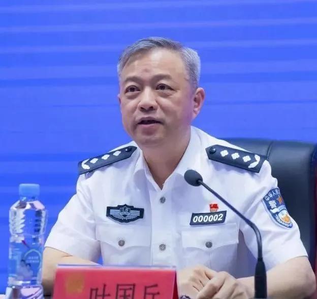 充当黑恶势力“保护伞”，受贿数百万，叶国兵的行为让人愤怒无比