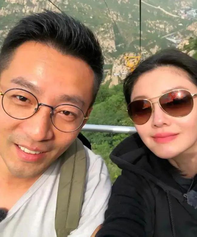 大s晒买房证据,却被网友锤暗藏玄机,汪小菲痛骂大s不要脸