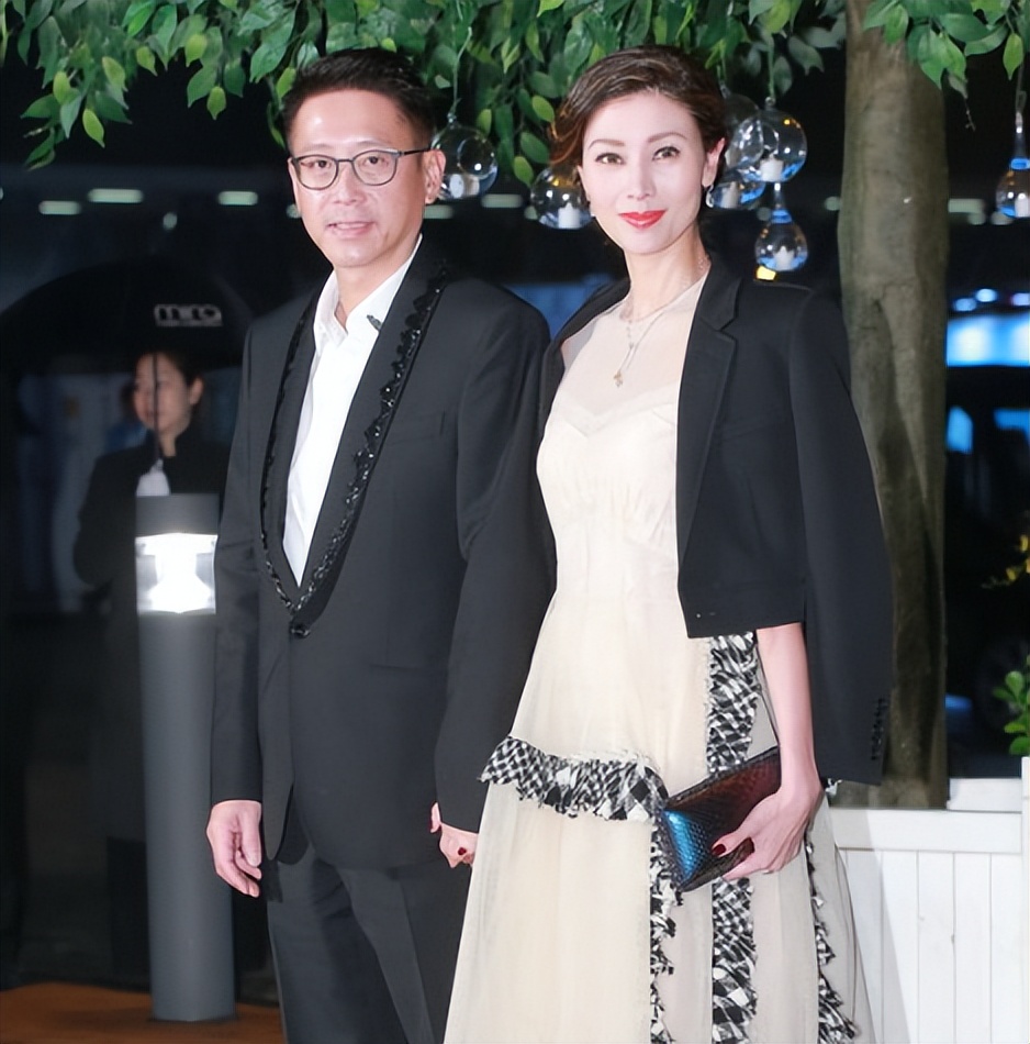 李嘉欣何超琼最近消息,何超琼梁安琪李嘉欣