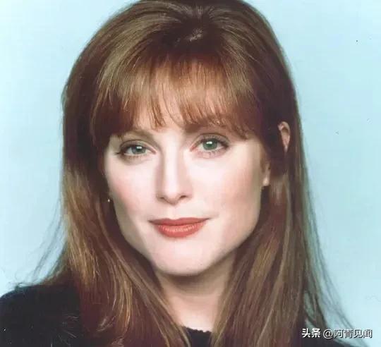 朱丽安摩尔老片,朱丽安摩尔最美图片