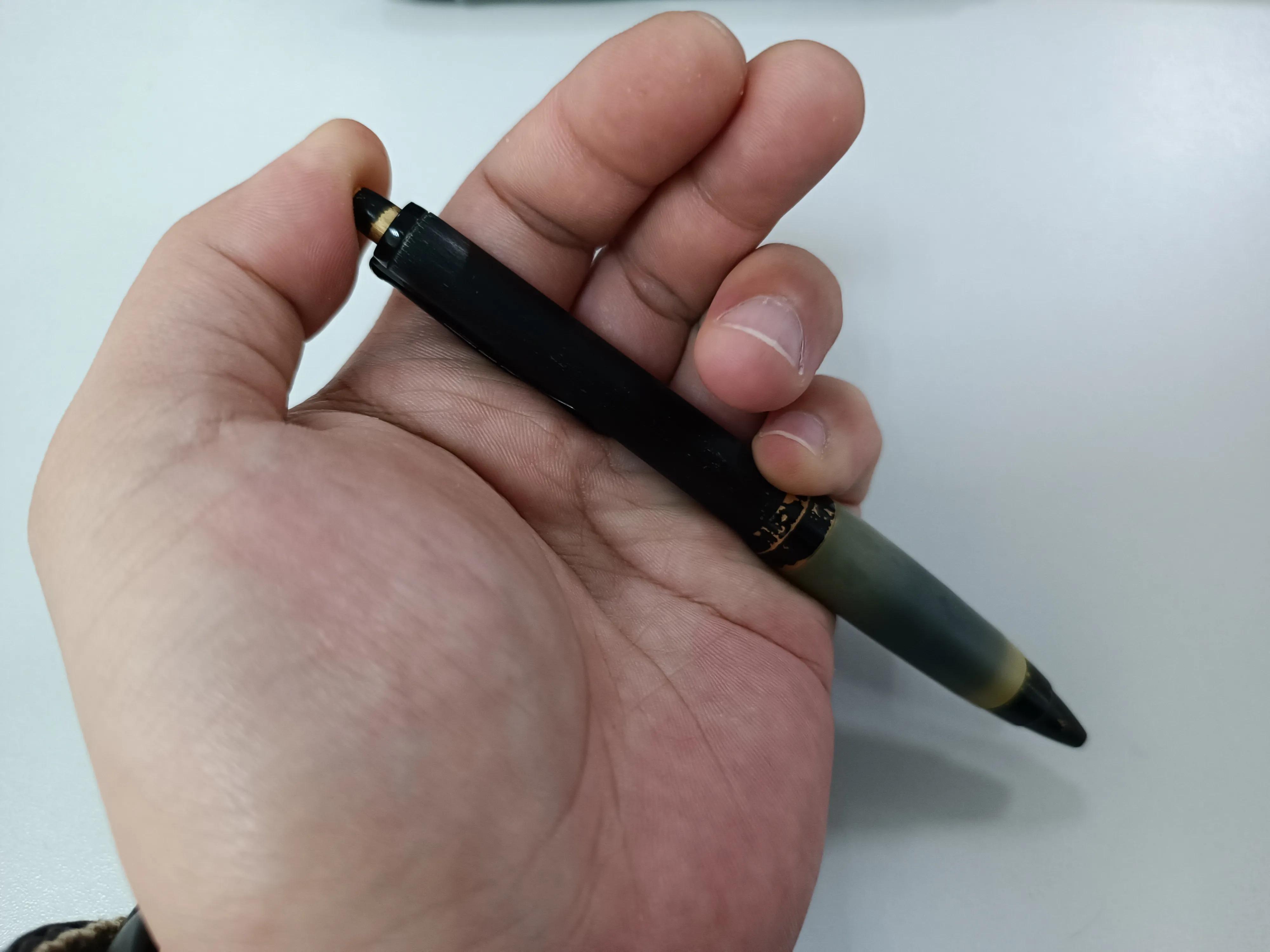 三菱sxn1000中性笔什么材质,三菱中性笔sxn1000