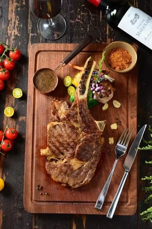 线上销售额20亿,线上销售额破6亿