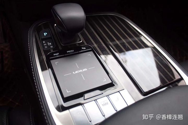 公务员开保时捷macan,公务员开跑车合适吗