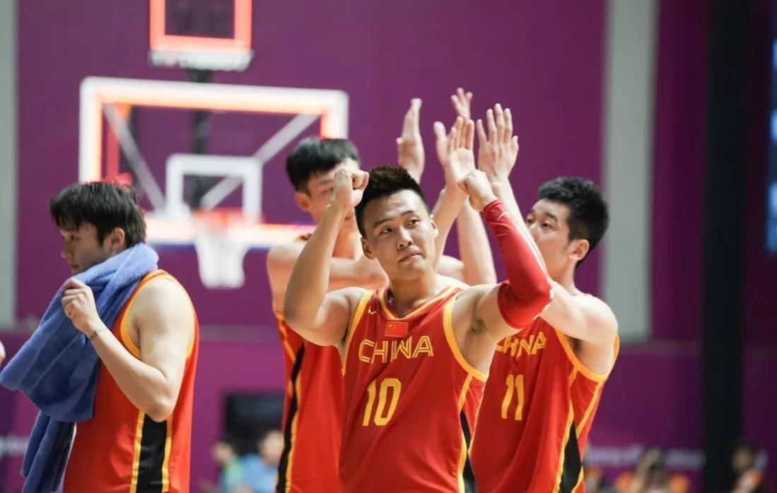 cctv5现场直播中国男篮对伊朗男篮,王哲林对哈达迪视频