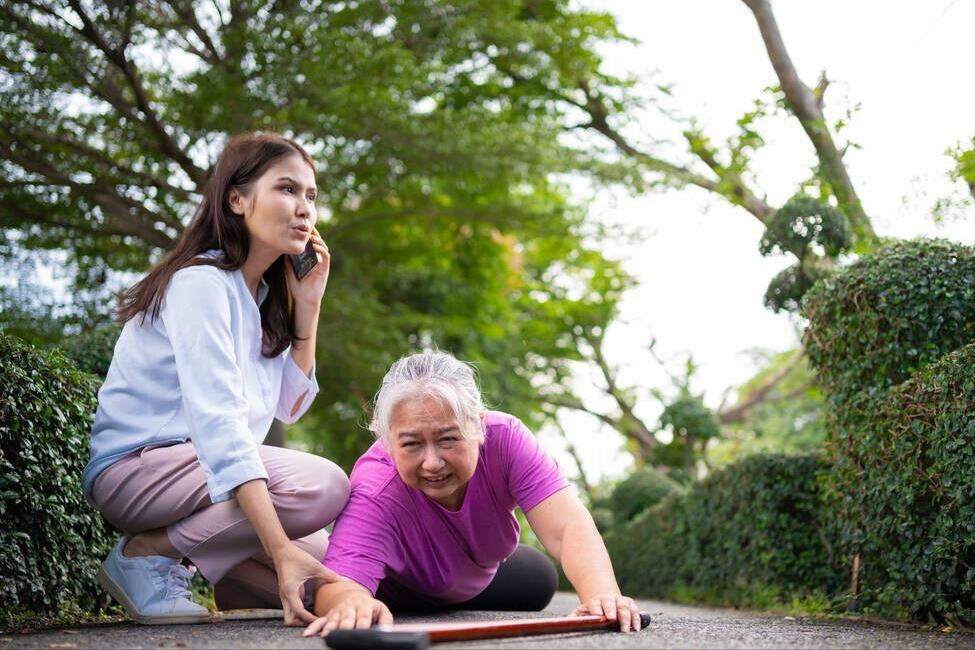 老年人膝盖无力使不上劲,老年人左腿使不上劲儿