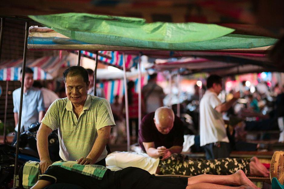南宁盲人街头按摩,南宁盲人按摩街头