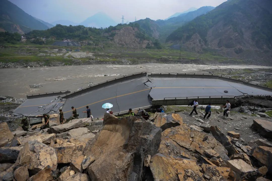 汶川地震13周年这些画面让人泪目,汶川地震感人图片含泪整理