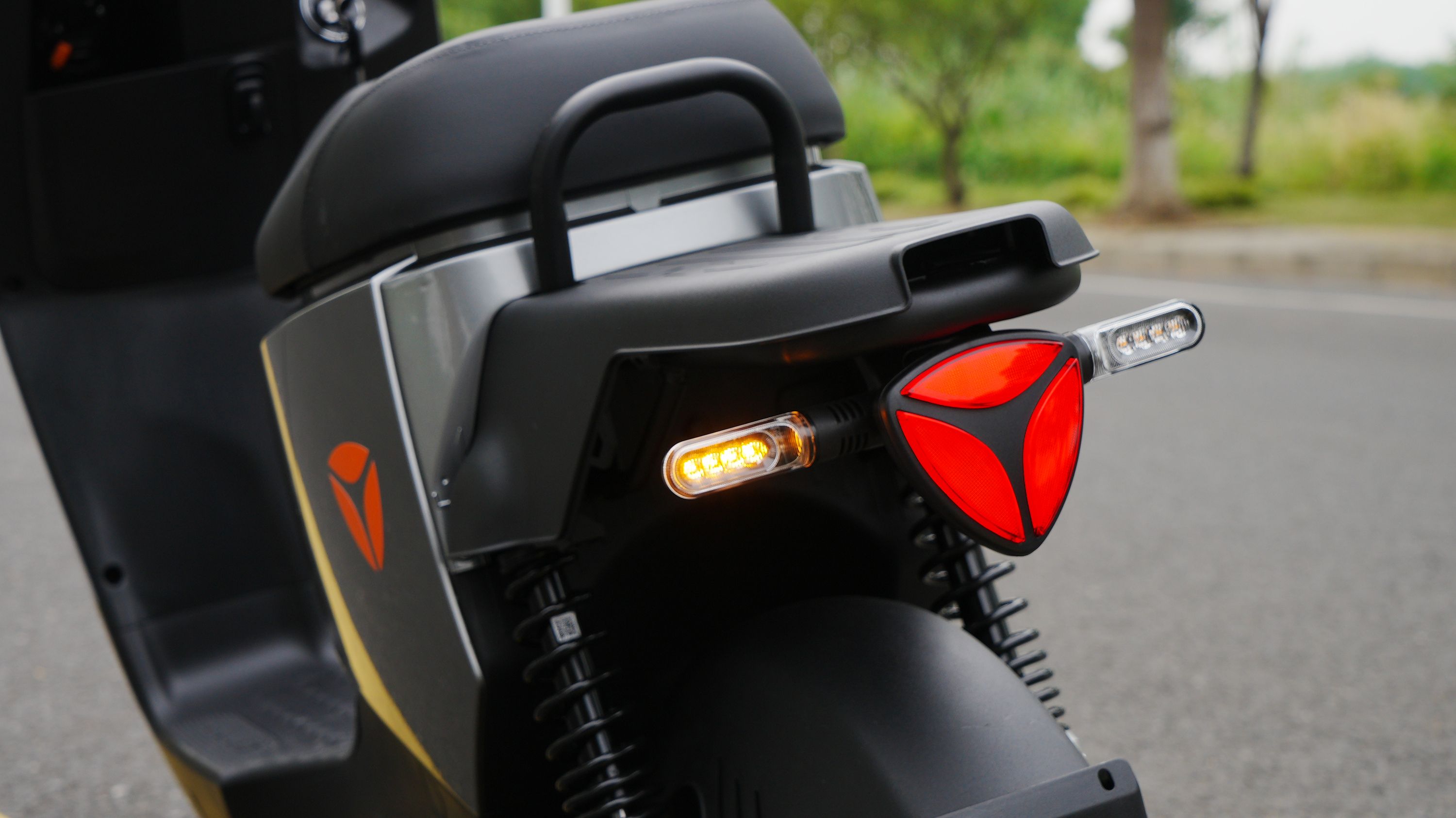 电动车座椅买哪种好,猛马电动车怎么选