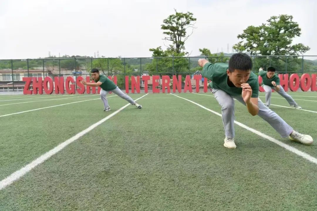 对刘畊宏的描写,刘畊宏很拽的角色