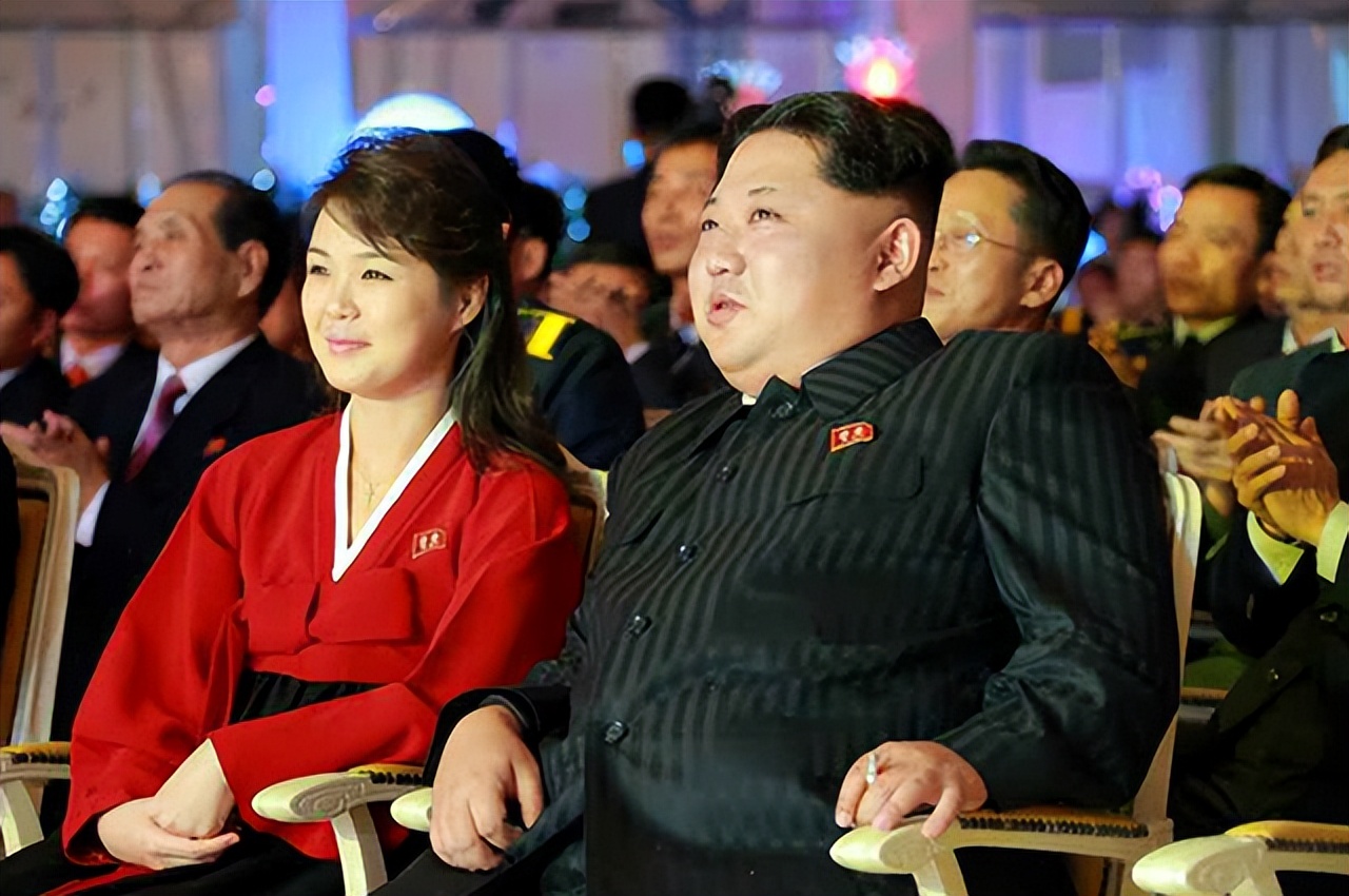 朝鲜的“后宫”：85后的李雪主，凭啥上位朝鲜第一夫人？