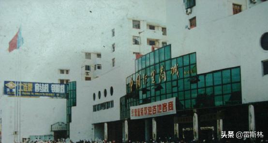 有多少家长挤在直播间买童装？