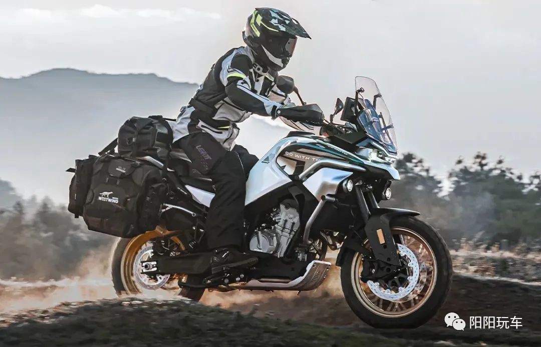 春风450NK三千公里还能卖多少钱,5000左右单缸300cc街车