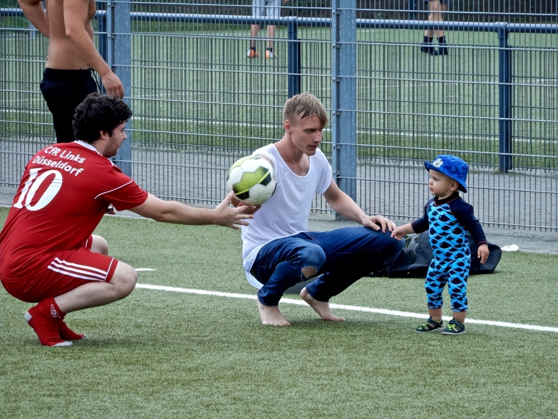 国外评价贵州村超足球,贵州足球村为什么突然火起来了
