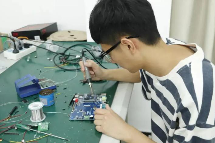 本科最好就业的十大专业排名,本科就业前景好的十大专业有哪些