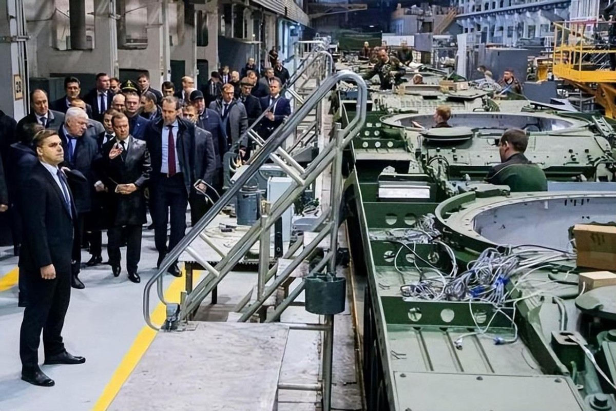 每天打炮六万发,*药弹**库存依然深不见底,俄罗斯凭啥如此豪横?