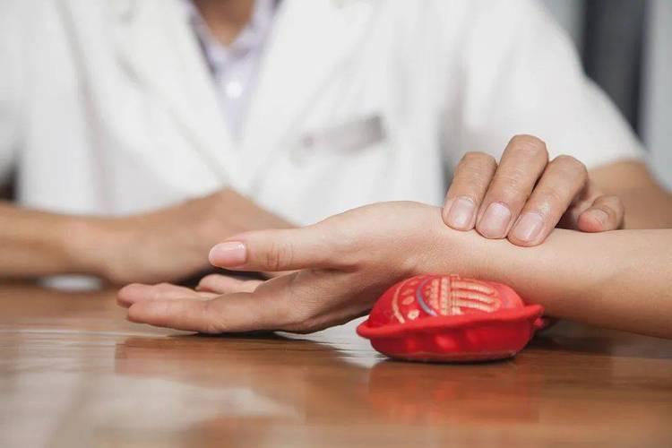 为何“大姨妈”总是提前“报道”呢？或许与身体的这6点有关