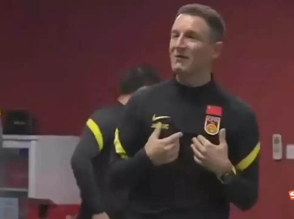 为什么感觉便宜的球不好踢,球踢不高踢不远是什么问题