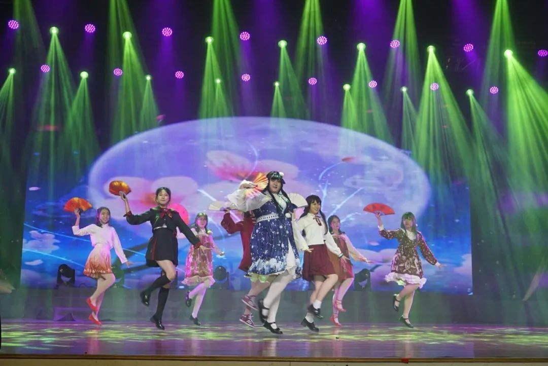 中考志愿普高能报几个学校,中考填报志愿热门专业