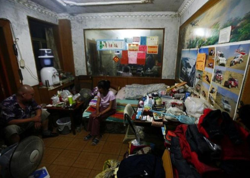 医院假章诈骗,男子刻萝卜章诈骗300亿