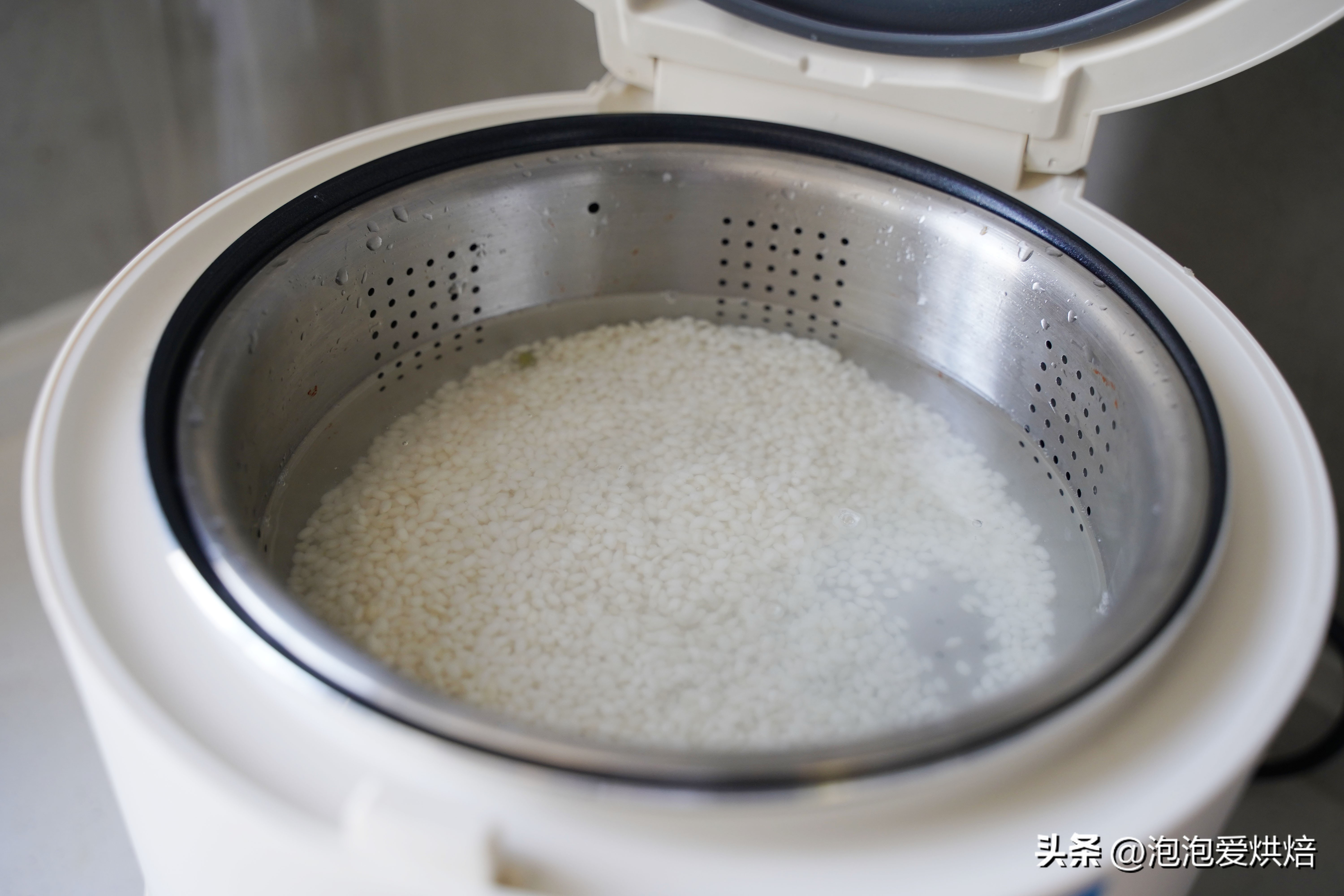 减脂期不能吃米饭？错！蓝宝蒸汽米汤电饭煲，一键实现低糖低热量